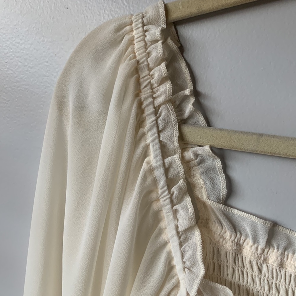 Bundle of (2) Women’s Long Sleeve Tops Size Medium - Picture 4 of 8